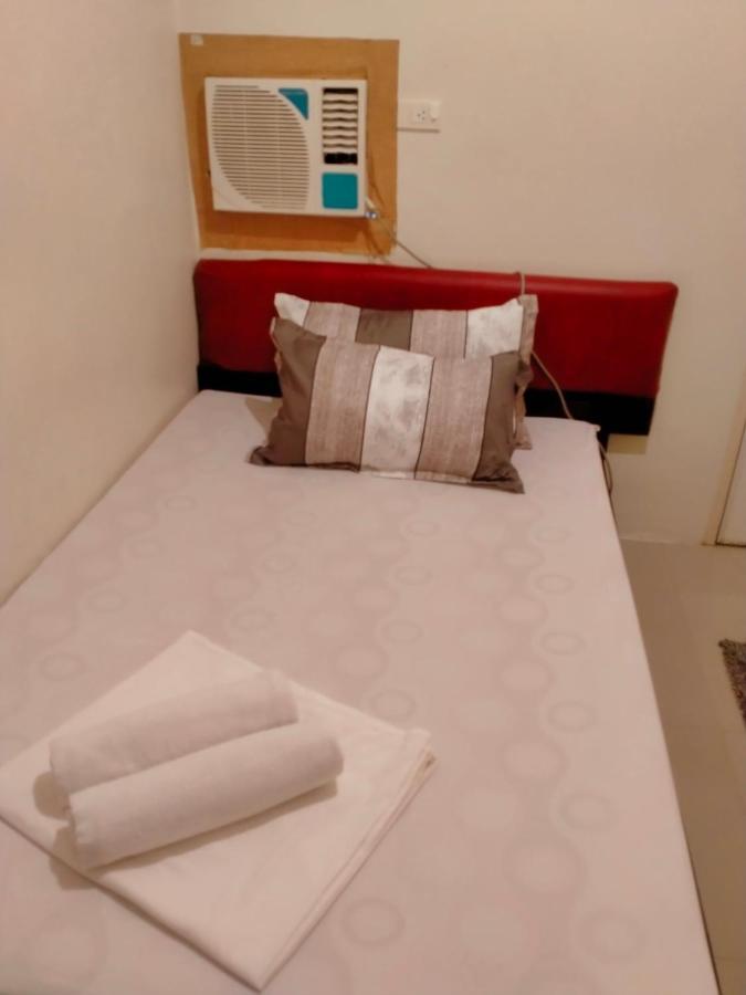 V.F. Riton Apartelle Laoag Exterior photo