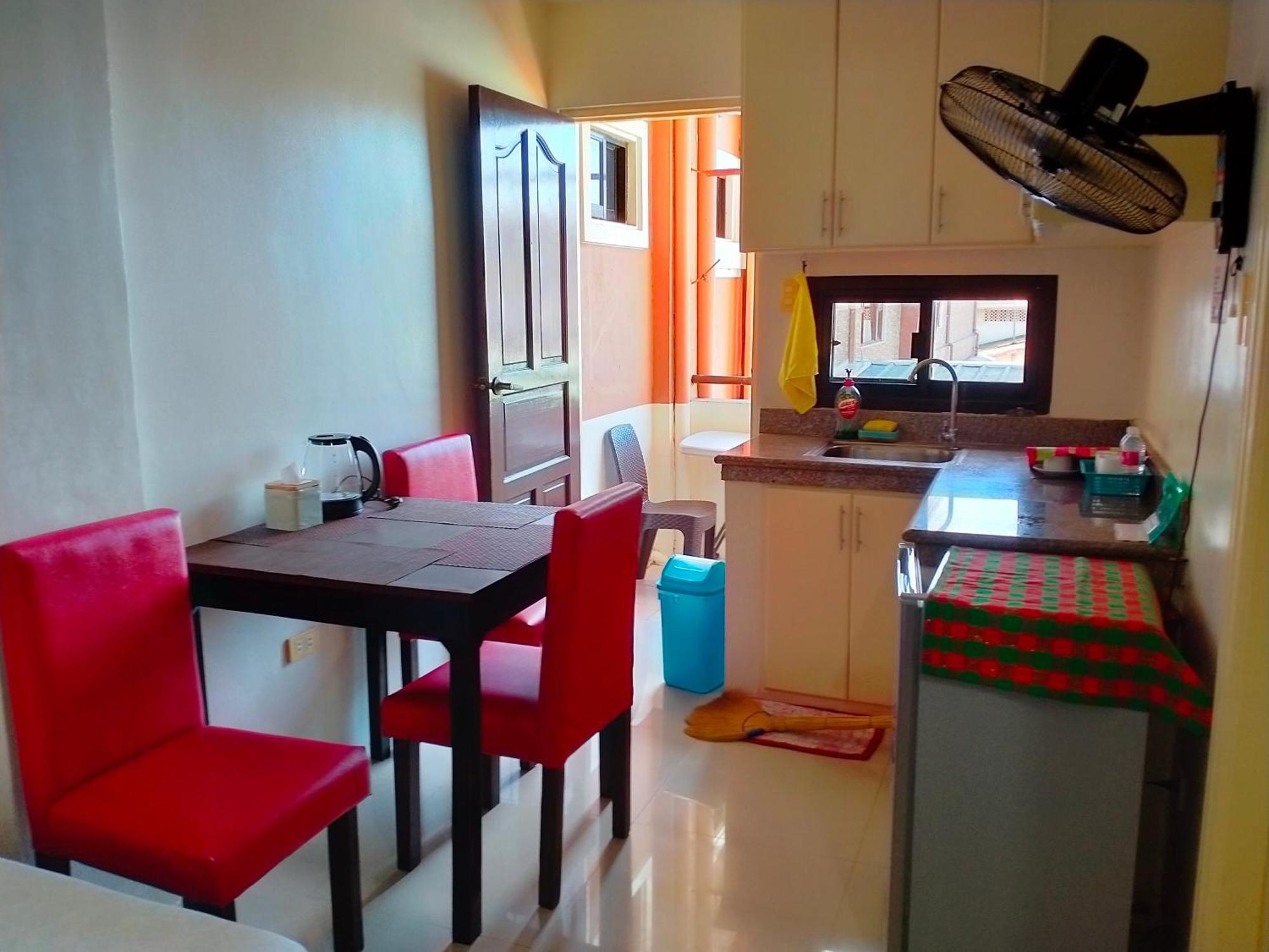 V.F. Riton Apartelle Laoag Exterior photo