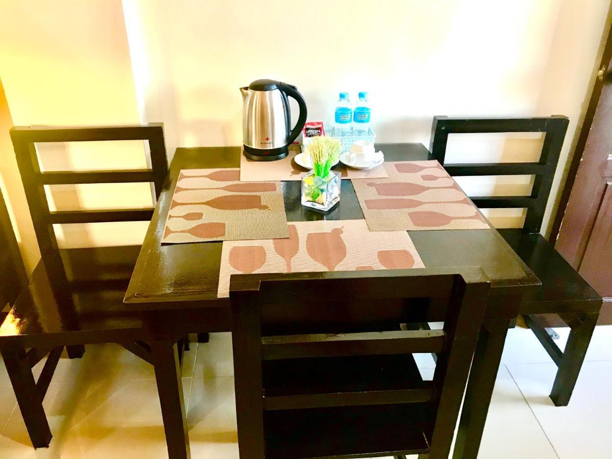 V.F. Riton Apartelle Laoag Exterior photo